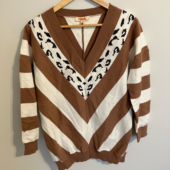 Mazik Animal Print Deep V Sweater - Picture 1 of 6